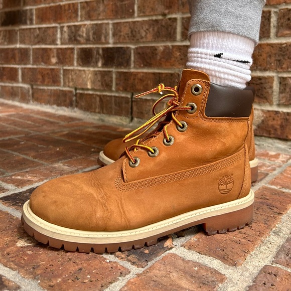 Junior Timberland 6” classic leather boots - Picture 9 of 9